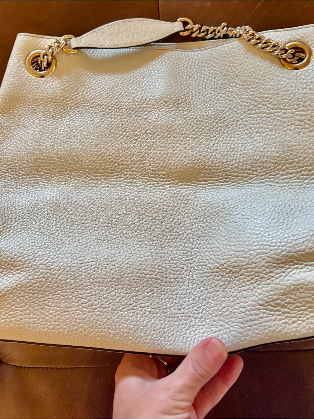 Gucci Cream Leather Shoulder Bag with Gold Chain Straps - Picture 7 of 10
